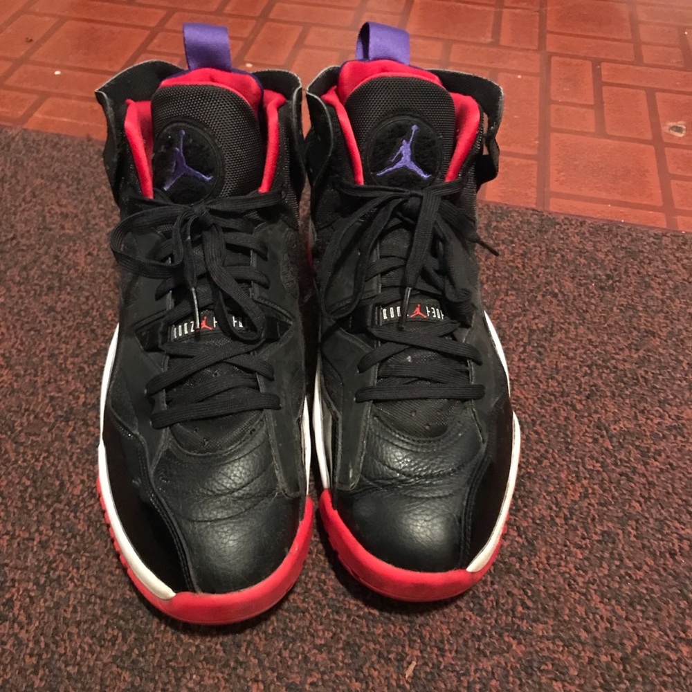 Jordan retro black purple and red , excellent condition!!